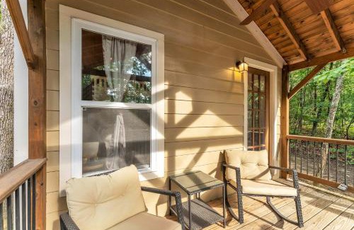 Trenton House | Dogwood Cottage with Private Fire Pit & Sleeps 6