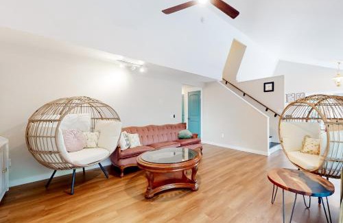 Anderson Island House | Dogwood Place