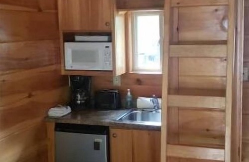 Jones Mills Cabin | Dogwood Tiny House Cabin of the Laurel Highlands