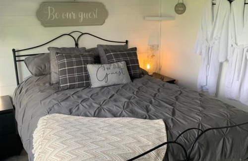 Rhuddlan Other | Dolafon farm luxury glamping cabin with hot tub