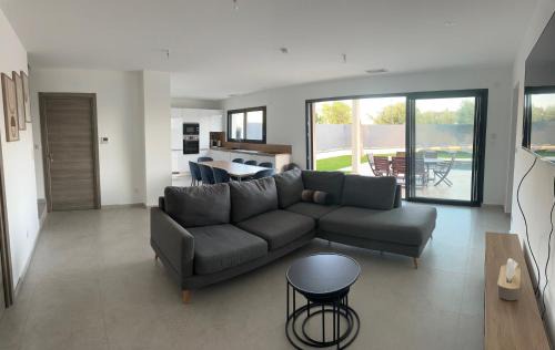 Beaucaire House | Dolce Vita - Charmante villa avec piscine 12 pers Beaucaire