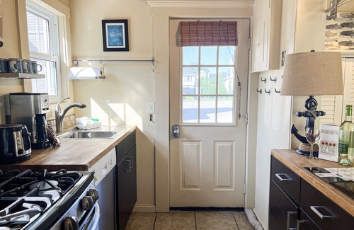Harbor Springs House | DOLL HOUSE! 1 BDR - 1 Block to Main Street Shops!