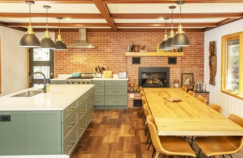 Eagle River House | Dollar Lake Retreat: Chef's Kitchen, Super Clean, Amazing Sunsets