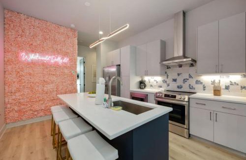 Radnor House | Dolly and Denim 4 Bedroom 4.5 Bath with Spacious Rooftop
