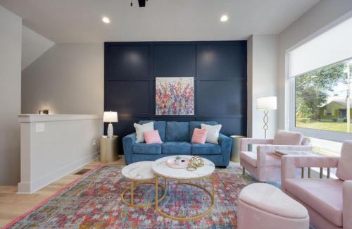 Radnor House | Dolly and Denim 4 Bedroom 4.5 Bath with Spacious Rooftop