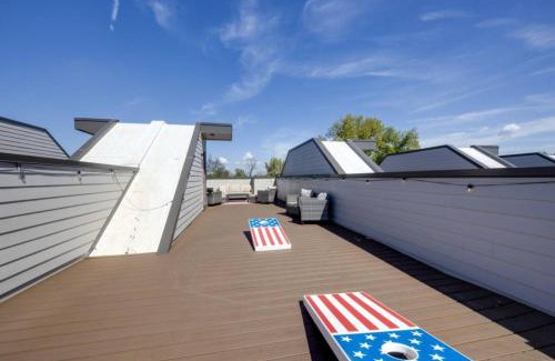 Radnor House | Dolly and Denim 4 Bedroom 4.5 Bath with Spacious Rooftop