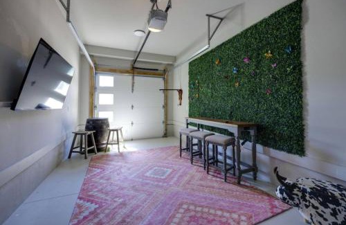 Radnor House | Dolly and Denim 4 Bedroom 4.5 Bath with Spacious Rooftop
