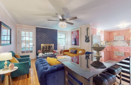 Hendersonville House | DOLLY DREAM HOUSE featuring Dolly Parton, Taylor Swift, Johnny Cash & Nashville