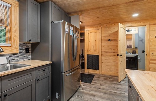 Caton Condo | Dolly's # 2 2 Bedroom Condo by RedAwning