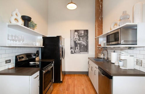 Downtown Knoxville Apartment | Dolly's Downtown Loft - Knoxville!