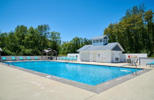 Fennville House | Dollybrook 3 Pet Friendly Community Pool Groups Welcome