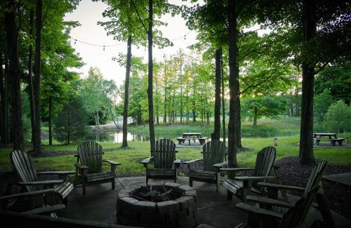 Fennville House | Dollybrook 3 Pet Friendly Community Pool Groups Welcome