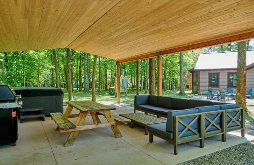 Fennville House | Dollybrook 5 Pet Friendly Community Pool Groups Welcome