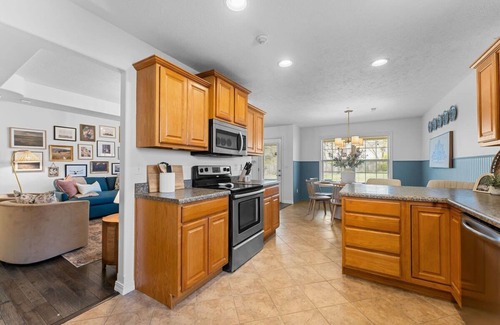 Branson Theater District House | Dollys Stampede House! New, Hot tub, Gameroom