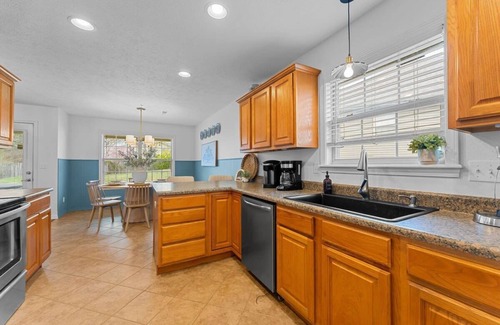 Branson Theater District House | Dollys Stampede House! New, Hot tub, Gameroom
