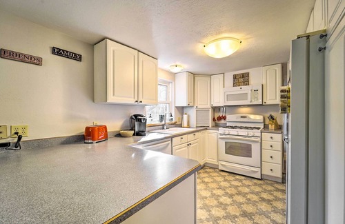 Cortez Cabin | Dolores Ranch Cabin w/Hot Tub & 1-Acre Yard!