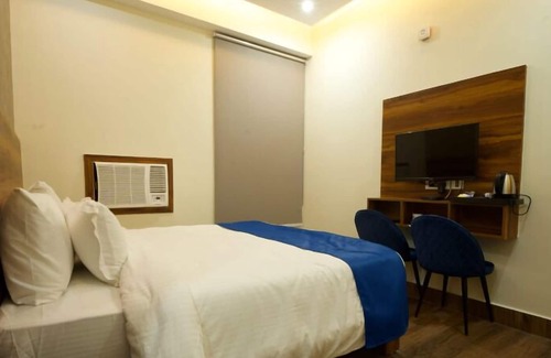 Bara Banki Hotel | Dolphin Club