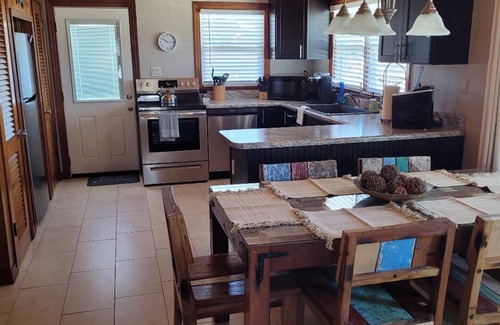 Kiska Beach Cottage | Dolphin House Beach Cottage - on the West End
