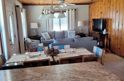 Kiska Beach Cottage | Dolphin House Beach Cottage - on the West End