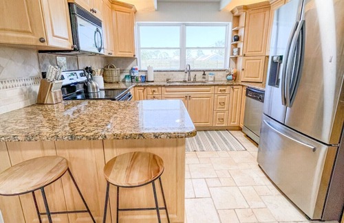 Grove City House | Dolphin Inn near Englewood Beach