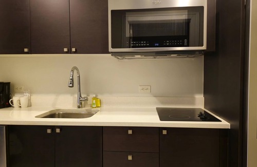 Doral Condo | Dolphin Mall, Convenient King Studio with Lanai
