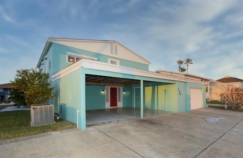 City-by-the Sea House | Dolphin Paradise