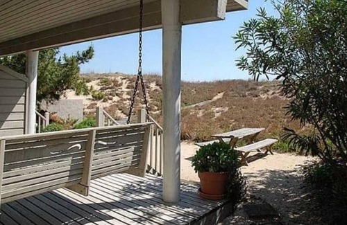 Northeast Virginia Beach House | Dolphin's Den - Oceanfront - North End VB