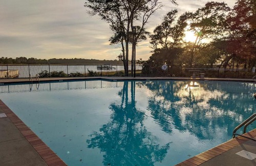 Supply Apartment | Dolphin Shores, Unit 3