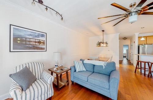 Supply Apartment | Dolphin Shores, Unit 3