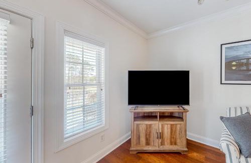 Supply Apartment | Dolphin Shores, Unit 3