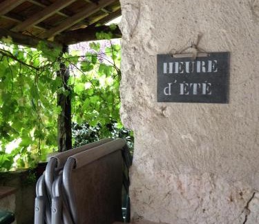 Sainte-Colombe-de-Villeneuve Hotel | Domaine de Villot