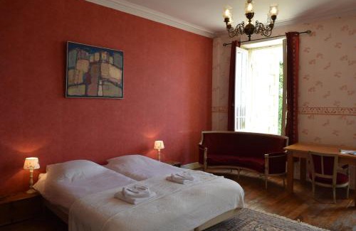 Saint-Medard-d'Excideuil Hotel | Domaine d'Essendiéras