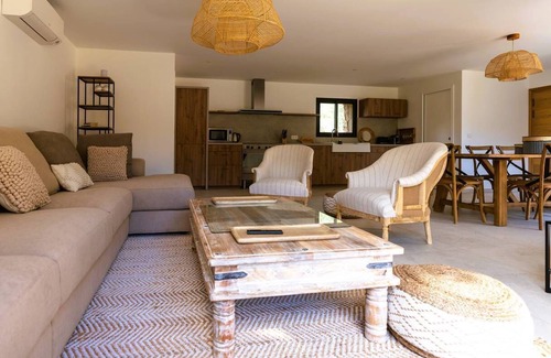 San-Gavino-di-Carbini House | Domaine de Gialla Bergerie I Pini, 6 pers, piscine chauffée, 10 mn plage