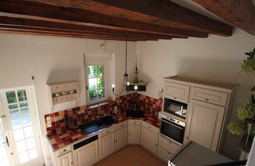 Averdon House | Domaine de Champouteau - LES GLYCINES - Charming gîte 5* 6 people