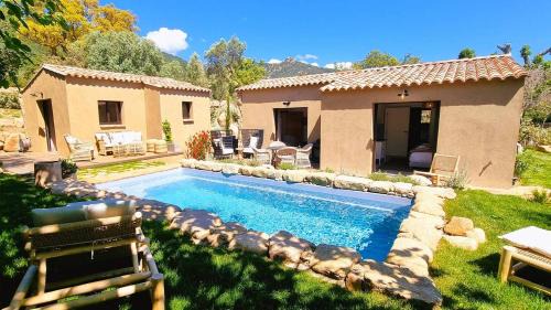 San-Gavino-di-Carbini Villa | Domaine de Gialla Bergerie Figa, 4 pers, piscine chauffée, 10 mn plage