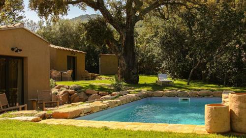 San-Gavino-di-Carbini Villa | Domaine de Gialla Bergerie Quercia, 4 pers, piscine chauffée, 10 mn plage
