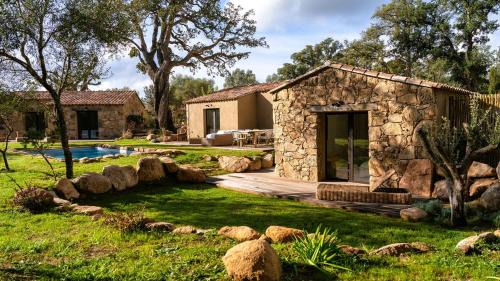 San-Gavino-di-Carbini Villa | Domaine de Gialla Bergerie I Pini, 8 pers, piscine chauffée, 10 mn plage