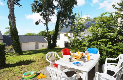Audierne House | Domaine de la Baie-T3 duplex 6 pers. by Interhome