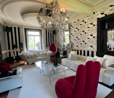 Saint-Pavace House | Domaine de la Belvaudière - 22 Pers - Piscine - Luxe -Rêve au Mans