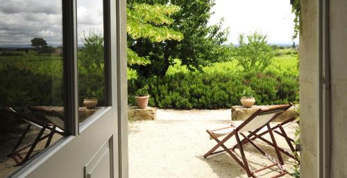 Maubec Apartment | Domaine Faverot