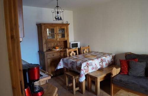Bisanne 1500 Apartment | "Domaine Les Saisies " 2 rooms 33 m2, 150m from the slopes Wifi, garage, swimming pool