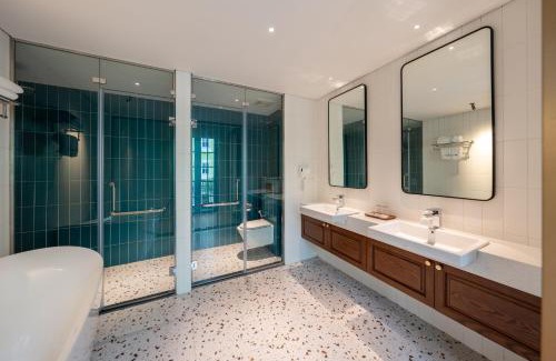 Bai Chay Villa | domdomHOUSE Villa - 1min walk to beach