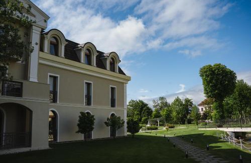 Vintu de Jos Hotel | Domeniile Martinutzi -Hotel Cardinal si Conac Rhedey
