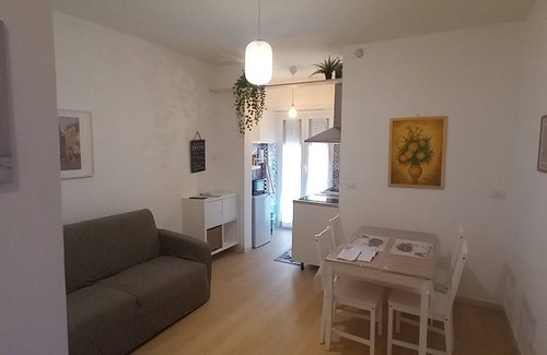 Appio Latino Apartment | Domus Appio Latino Accogliente Appartamento Adiacente Metro e Parco Appia Antica