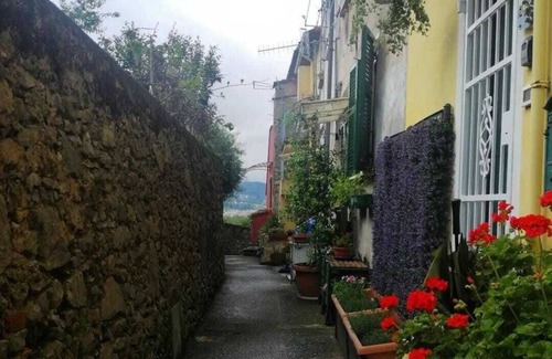 Cadimare House | DOMVS FLAVIA Cozy seaside apartment in typical Ligurian carruggio