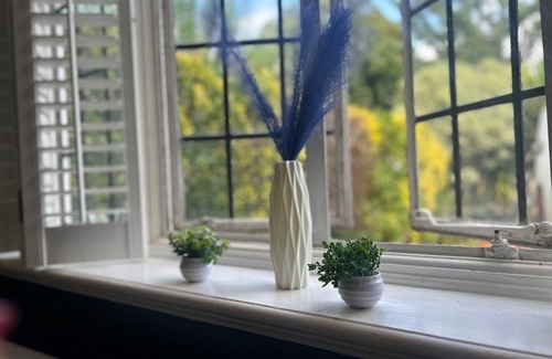 Thornton Apartment | Don't wake me up. South London. Sleeps 6