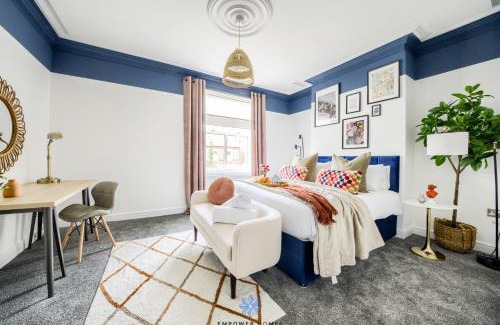 Doncaster House | Doncaster Large Luxury 3 Bedroom House, Sleeps 8, City Centre, Racecourse, Free Parking, by EMPOWER HOMES