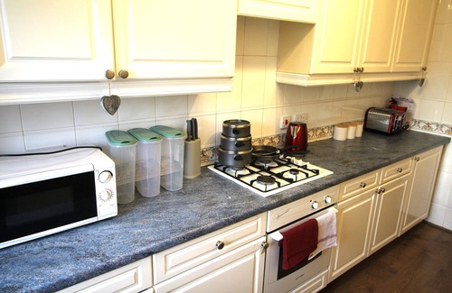 Doncaster Apartment | Doncaster Town Centre - 2 Beds - Plus a Sofa Bed - Lift Access - Very Quiet