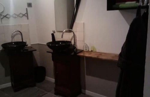 Villard-sur-Doron Apartment | Donjon Savoie France BDSM et libertinage