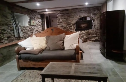 Villard-sur-Doron Apartment | Donjon Savoie France BDSM et libertinage